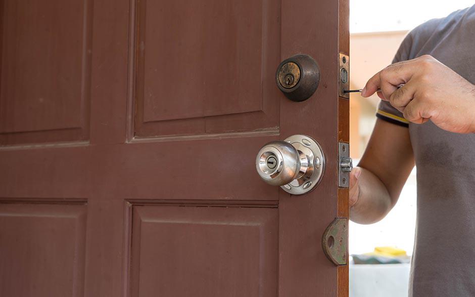 rapidité serrurier ouverture de porte Avon